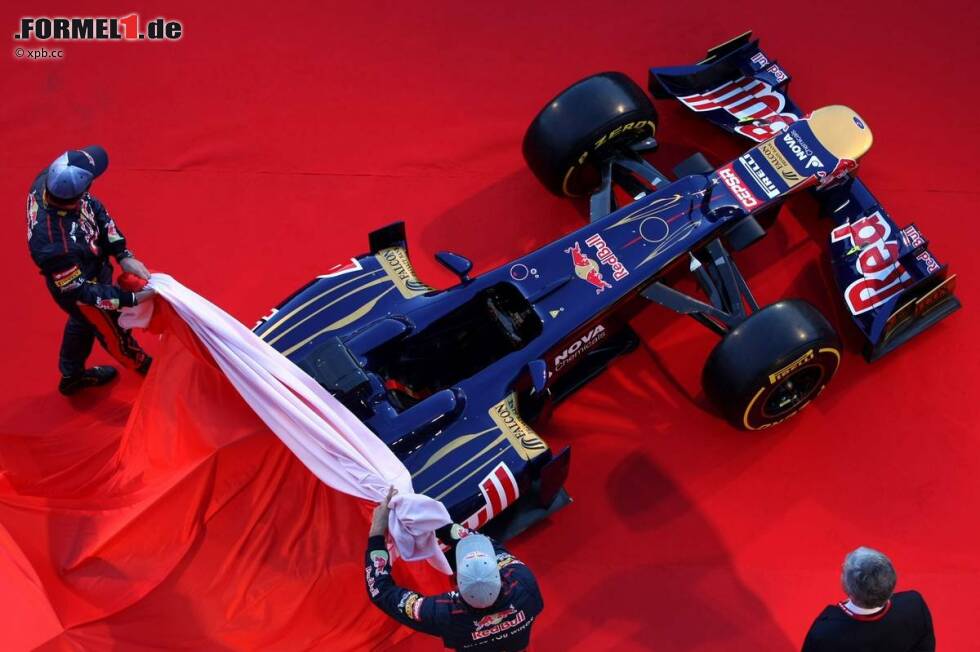 Foto zur News: Daniel Ricciardo und Jean-Eric Vergne  präsentieren den neuen Toro Rosso STR7