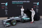 Foto zur News: Nico Rosberg und Michael Schumacher mit dem Mercedes F1 W03