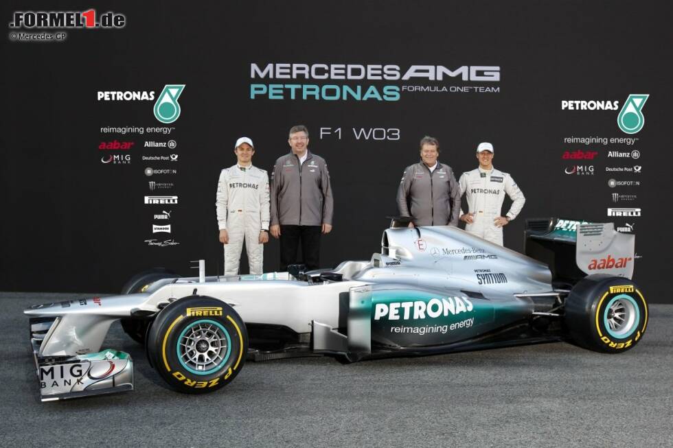 Foto zur News: Nico Rosberg, Ross Brawn, Norbert Haug, Micheal Schumacher und der neue Mercedes F1 W03