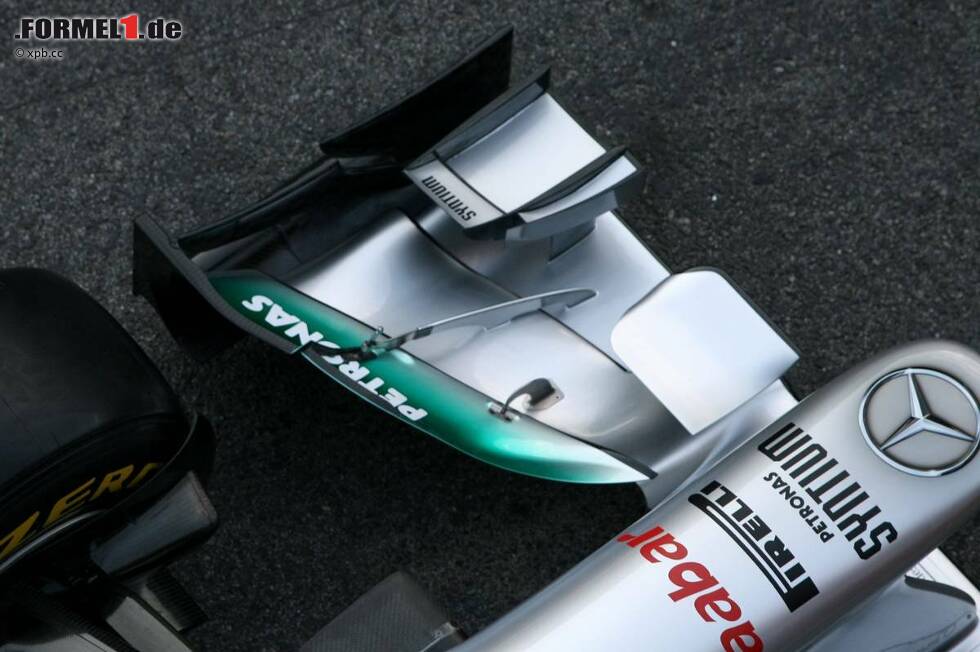 Foto zur News: Frontflügel des Mercedes F1 W03