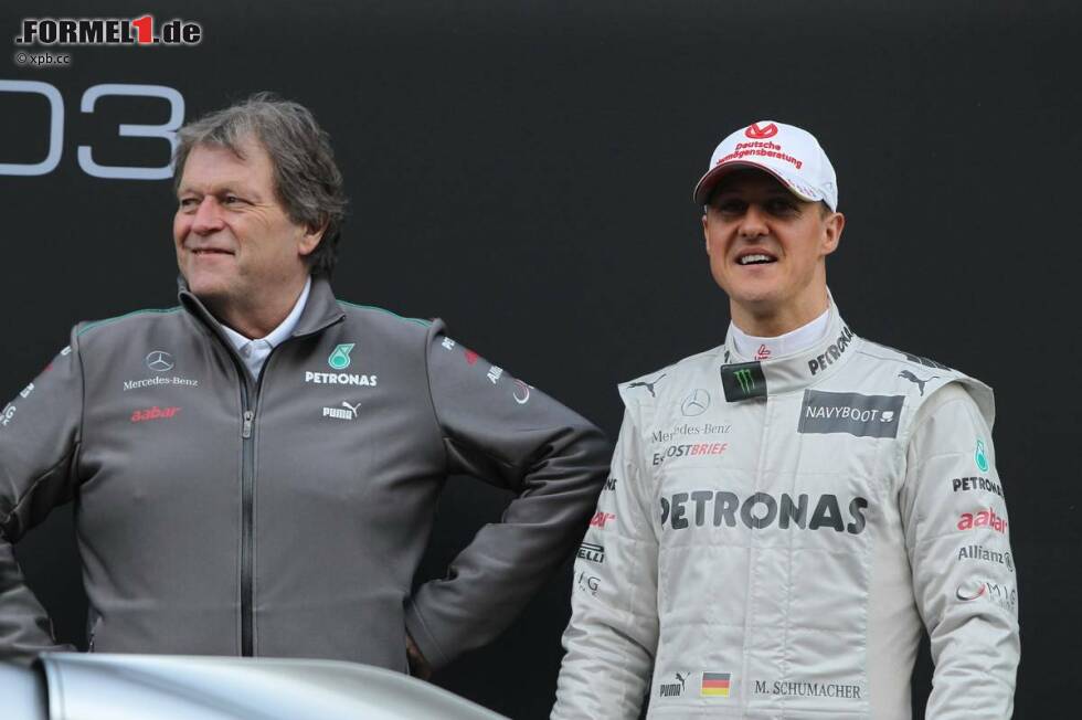 Foto zur News: Norbert Haug (Mercedes-Motorsportchef) mit Michael Schumacher