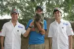 Foto zur News: Kamui Kobayashi und Sergio Perez (Sauber) im Zoo von Melbourne