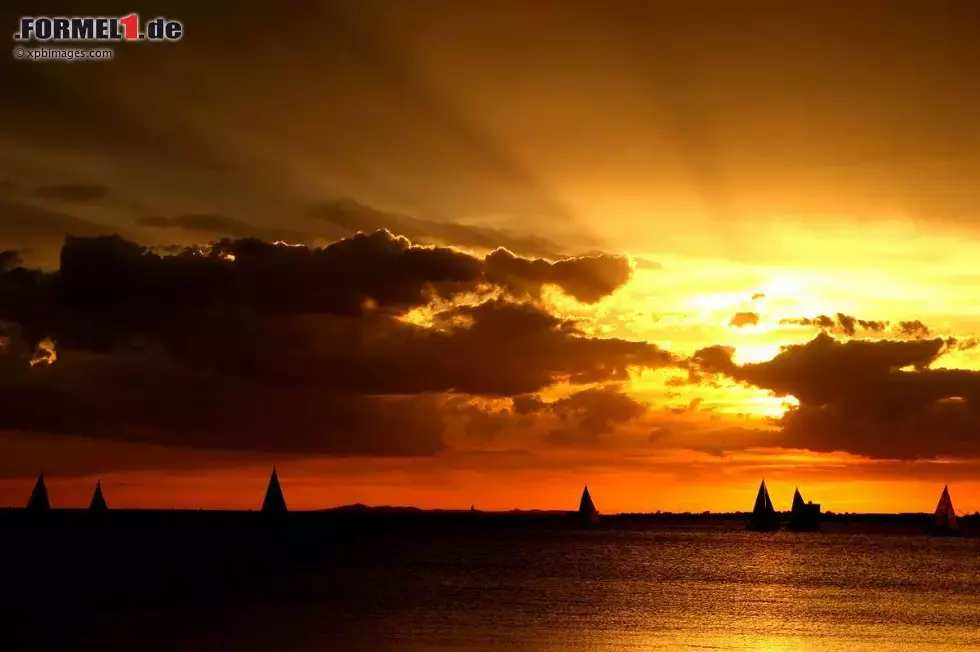 Foto zur News: Atmosphäre am Strand von St. Kilda, ein beliebter Schauplatz für Medientermine vor dem ersten Rennen