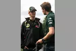 Foto zur News: Romain Grosjean (Lotus) und Giedo van der Garde (Caterham)