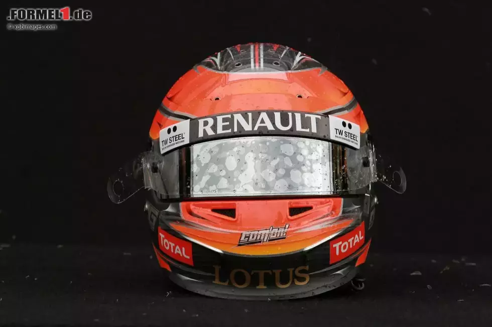 Foto zur News: Helm von Romain Grosjean (Lotus)