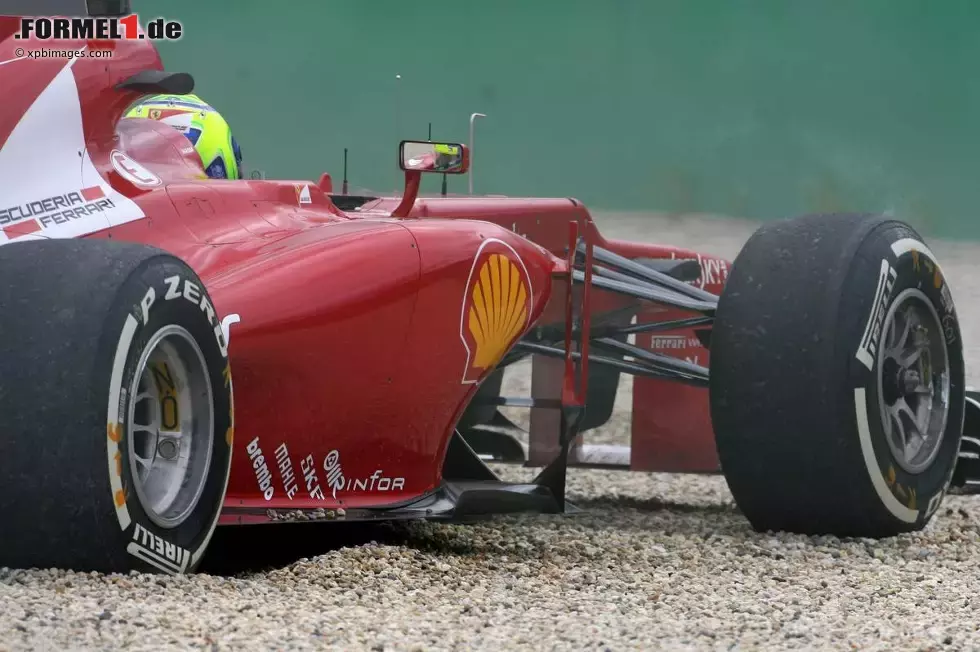 Foto zur News: Felipe Massa (Ferrari) im Kies