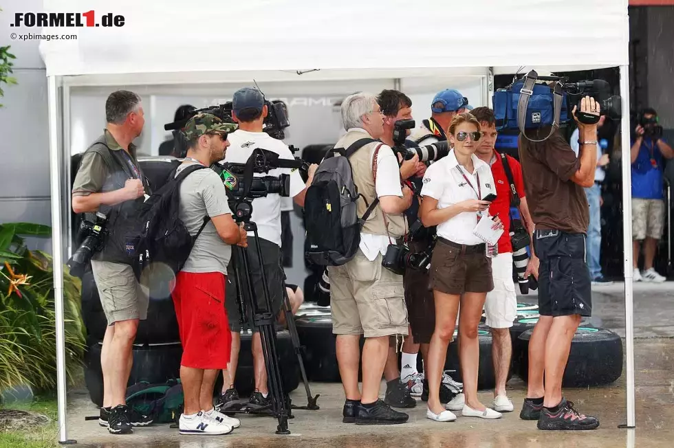 Foto zur News: Schutz vor dem Regen dringend gesucht...