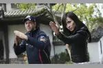 Foto zur News: Sebastian Vettel (Red Bull) und Celina Wade bei Martial-Arts-Filmdreharbeiten