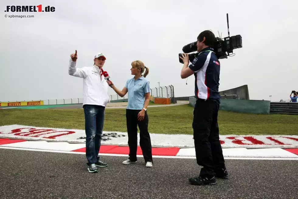 Foto zur News: TV-Arbeit für Nico Hülkenberg (Force India)