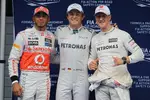 Foto zur News: Nur Mercedes an der Spitze: Lewis Hamilton (McLaren), Nico Rosberg (Mercedes) und Michael Schumacher (Mercedes) nach dem Qualifying in China.