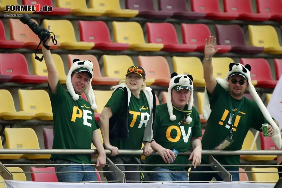 Foto zur News: Fans von Witali Petrow (Caterham)