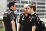 Foto zur News: Eric Boullier mit Romain Grosjean (Lotus)