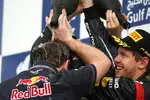 Foto zur News: Christian Horner (Teamchef) und Sebastian Vettel (Red Bull)