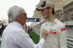 Foto zur News: Bernie Ecclestone (Formel-1-Chef) mit Romain Grosjean (Lotus)