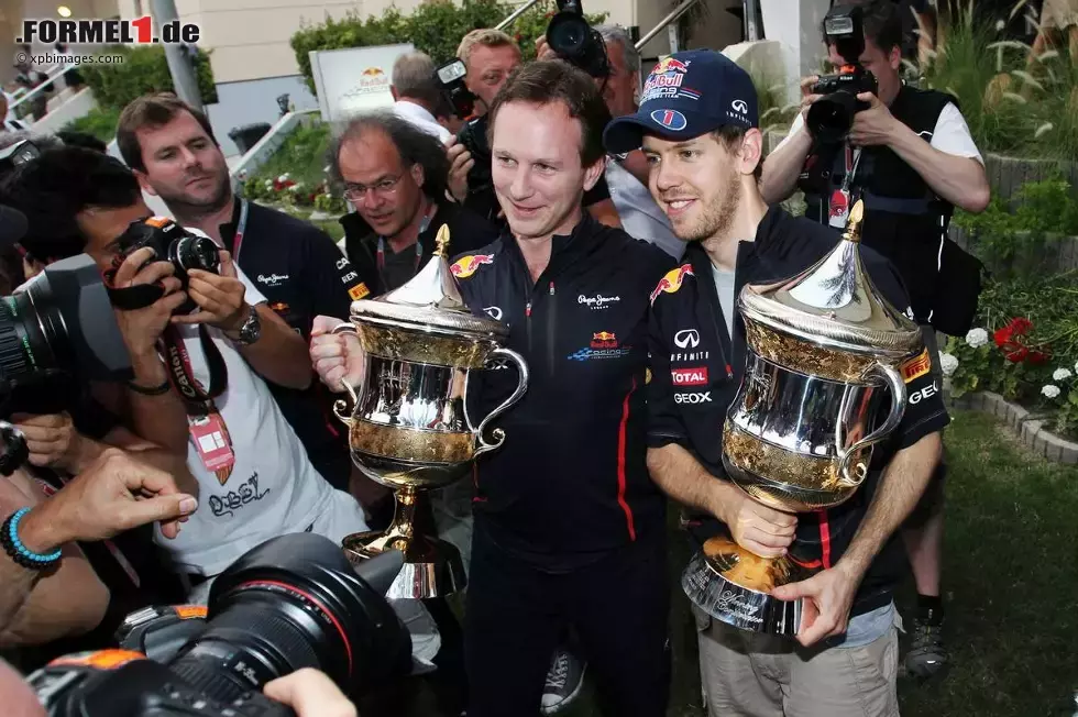 Foto zur News: Christian Horner (Teamchef) und Sebastian Vettel (Red Bull)