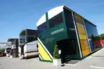 Foto zur News: Die Innenausstattung des Caterham-Motorhomes wurde von Nico Rosbergs Freundin entworfen