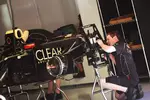 Foto zur News: Arbeit am Wagen von Kimi Räikkönen (Lotus)