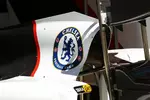 Foto zur News: Logo des Fußballklubs Chelsea FC auf dem Sauber-Boliden