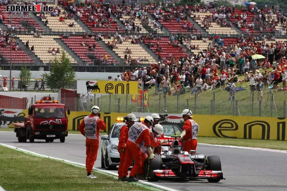 Foto zur News: Lewis Hamilton (McLaren) blieb am Ende des Qualifyings auf der Strecke mit einem Defekt stehen.