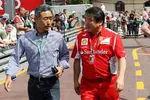 Foto zur News: Hiroshi Yasukawa (Motorsportdirektor Bridgestone) und sein ehemaliger Kollege Hirohide Hamashima (Ferrari)