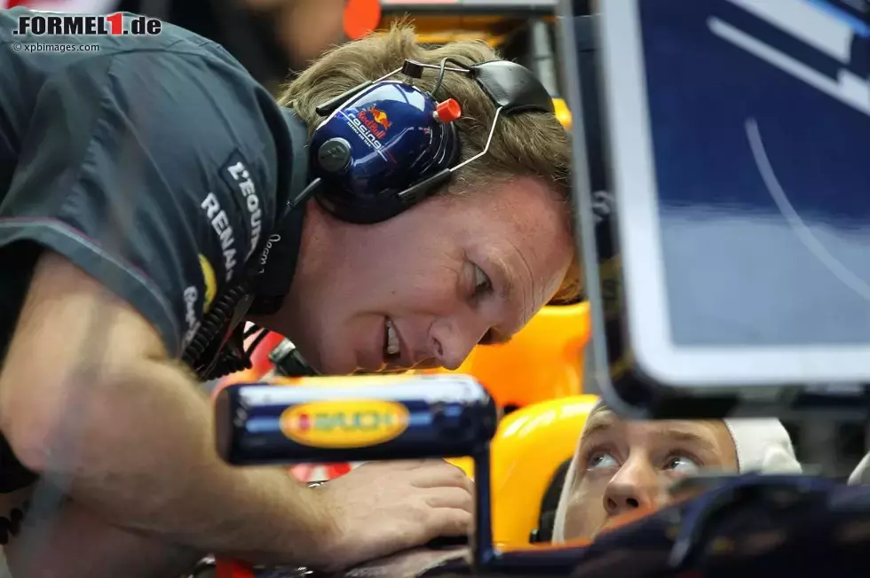 Foto zur News: Christian Horner (Red-Bull-Teamchef) und Sebastian Vettel (Red Bull)