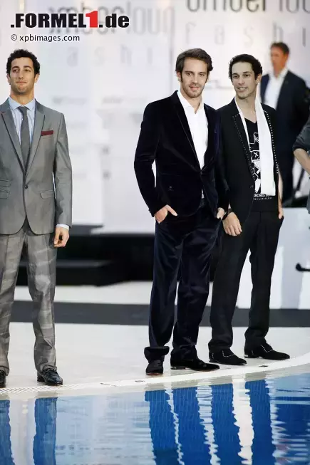 Foto zur News: Daniel Ricciardo (Toro Rosso), Jean-Eric Vergne (Toro Rosso) und Bruno Senna (Williams)