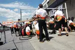 Foto zur News: Boxenstopp-Übungen bei Force India