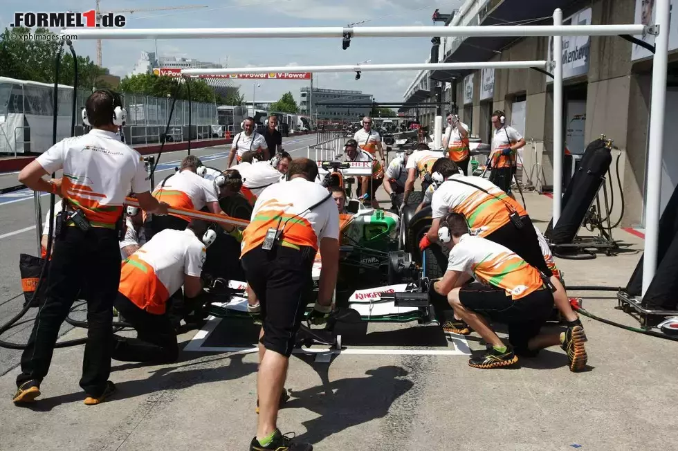 Foto zur News: Boxenstopp-Übungen bei Force India