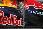 Foto zur News: Sebastian Vettel (Red Bull) mit Sensoren am RB8