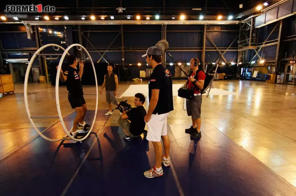 Foto zur News: Daniel Ricciardo (Toro Rosso) und Jean-Eric Vergne (Toro Rosso)