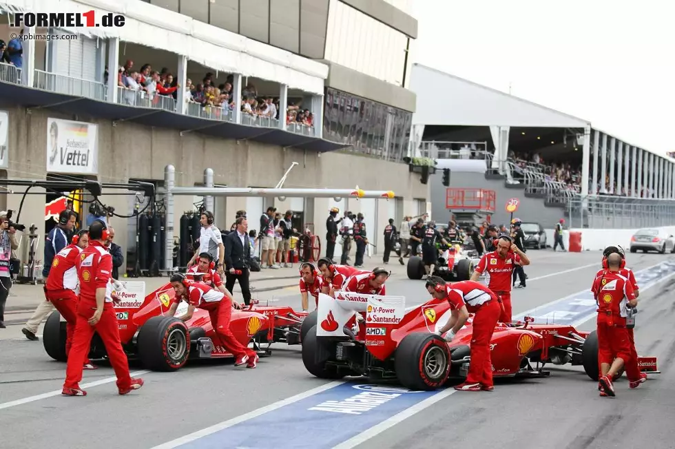 Foto zur News: Fernando Alonso (Ferrari) und Felipe Massa (Ferrari)