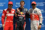 Foto zur News: Die besten Drei im Qualifying: Fernando Alonso (Ferrari), Sebastian Vettel (Red Bull) und Lewis Hamilton (McLaren)