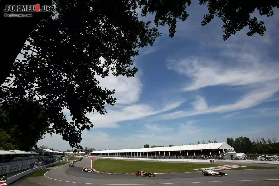 Foto zur News: Sergio Perez (Sauber) und Romain Grosjean (Lotus)