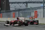 Gallerie: Fernando Alonso (Ferrari) vor Lewis Hamilton (McLaren)