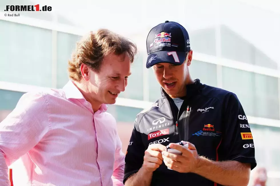 Foto zur News: Sebastian Vettel (Red Bull) und Christian Horner (Red-Bull-Teamchef)