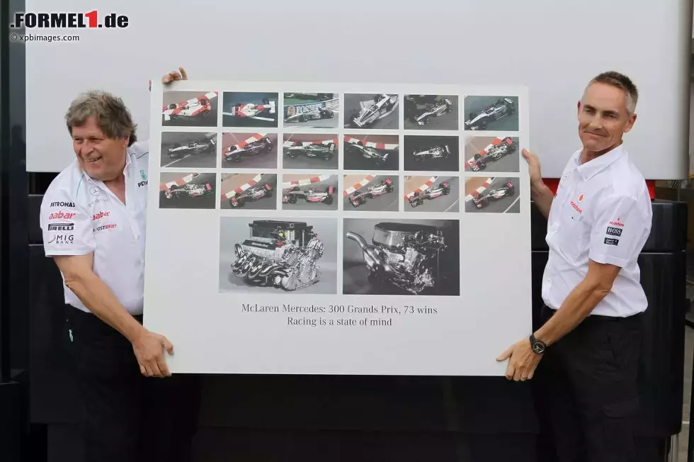 Foto zur News: 300. Grand Prix von McLaren-Mercedes: Norbert Haug (Mercedes-Motorsportchef) und Martin Whitmarsh (Teamchef, McLaren)