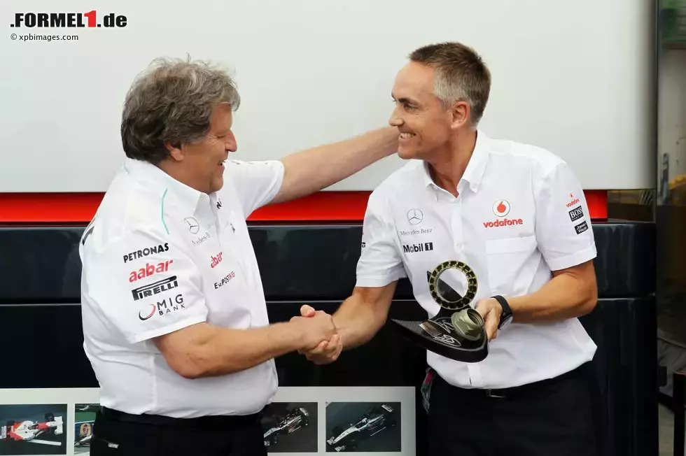 Foto zur News: Norbert Haug (Mercedes-Motorsportchef) und Martin Whitmarsh (Teamchef, McLaren)