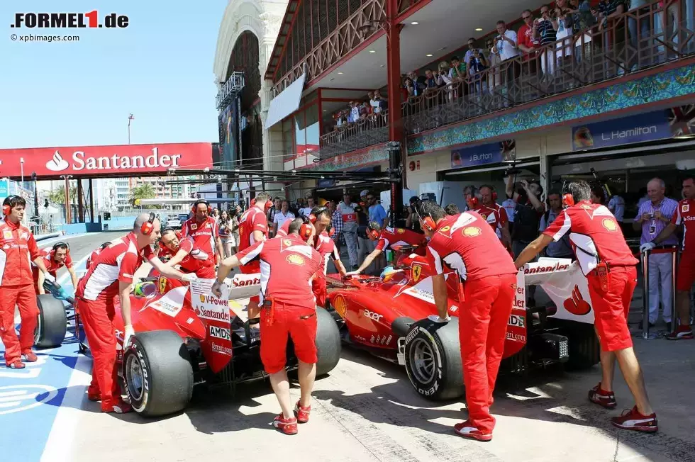 Foto zur News: Felipe Massa (Ferrari) und Fernando Alonso (Ferrari)