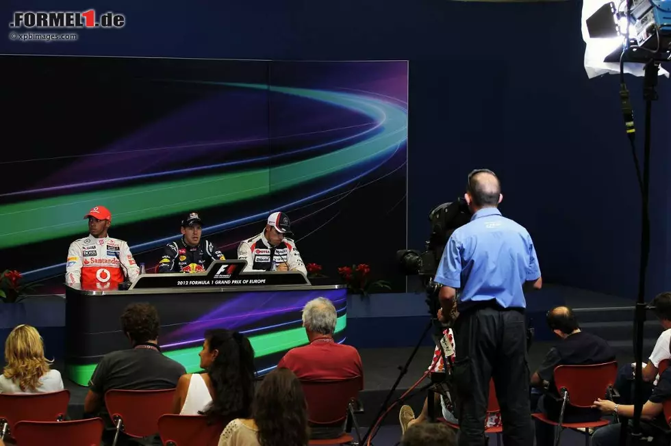 Foto zur News: Pressekonferenz mit Lewis Hamilton (McLaren), Sebastian Vettel (Red Bull) und Pastor Maldonado (Williams)