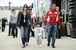 Foto zur News: Felipe Massa (Ferrari) mit Ehefrau Rafaela und Sohn Felipinho