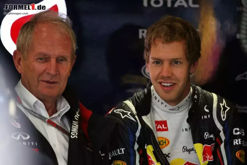 Foto zur News: Helmut Marko (Red-Bull-Motorsportchef) und Sebastian Vettel (Red Bull)