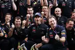 Foto zur News: Feierstimmung bei Mark Webber (Red Bull)