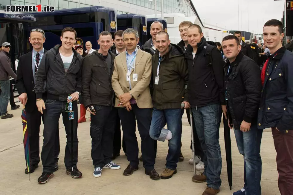 Foto zur News: Rowan Atkinson zu Besuch in Silverstone