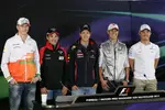 Foto zur News: Nico Hülkenberg (Force India), Timo Glock (Marussia), Sebastian Vettel (Red Bull), Michael Schumacher (Mercedes) und Nico Rosberg (Mercedes)