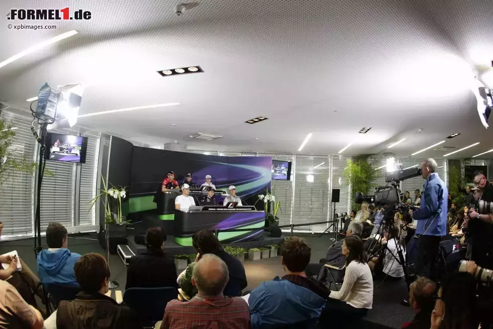 Foto zur News: Blick hinter die Kulissen der FIA-Donnerstags-Pressekonferenz