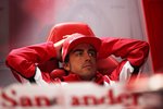 Gallerie: Unterbeschäftigung wegen Regens: Fernando Alonso (Ferrari), in Hockenheim mit russischer Freundin unterwegs