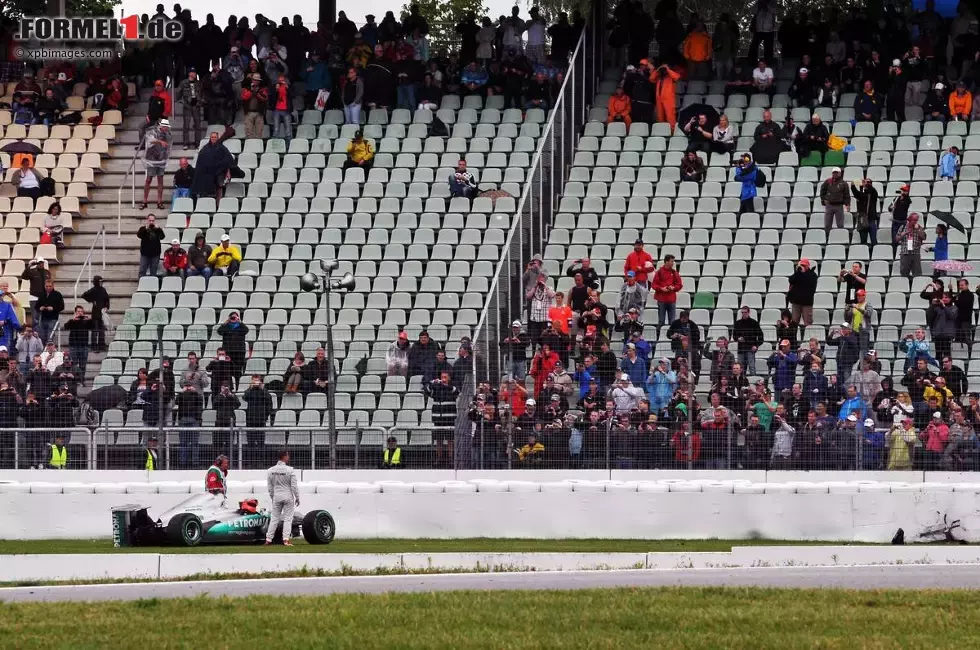 Foto zur News: Michael Schumacher (Mercedes) nach seiner &quot;Unkonzentriertheit&quot; im zweiten Freien Training