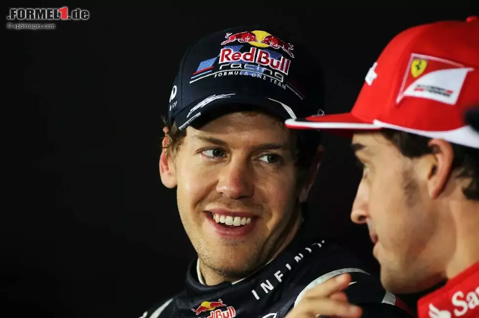 Foto zur News: Fernando Alonso (Ferrari) und Sebastian Vettel (Red Bull)