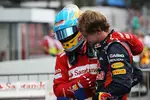 Foto zur News: Fernando Alonso (Ferrari) und Sebastian Vettel (Red Bull)