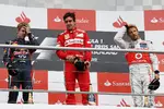 Foto zur News: Sebastian Vettel (Red Bull), Fernando Alonso (Ferrari) und Jenson Button (McLaren)